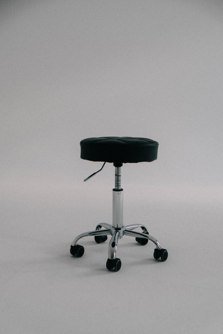 rolling salon stool